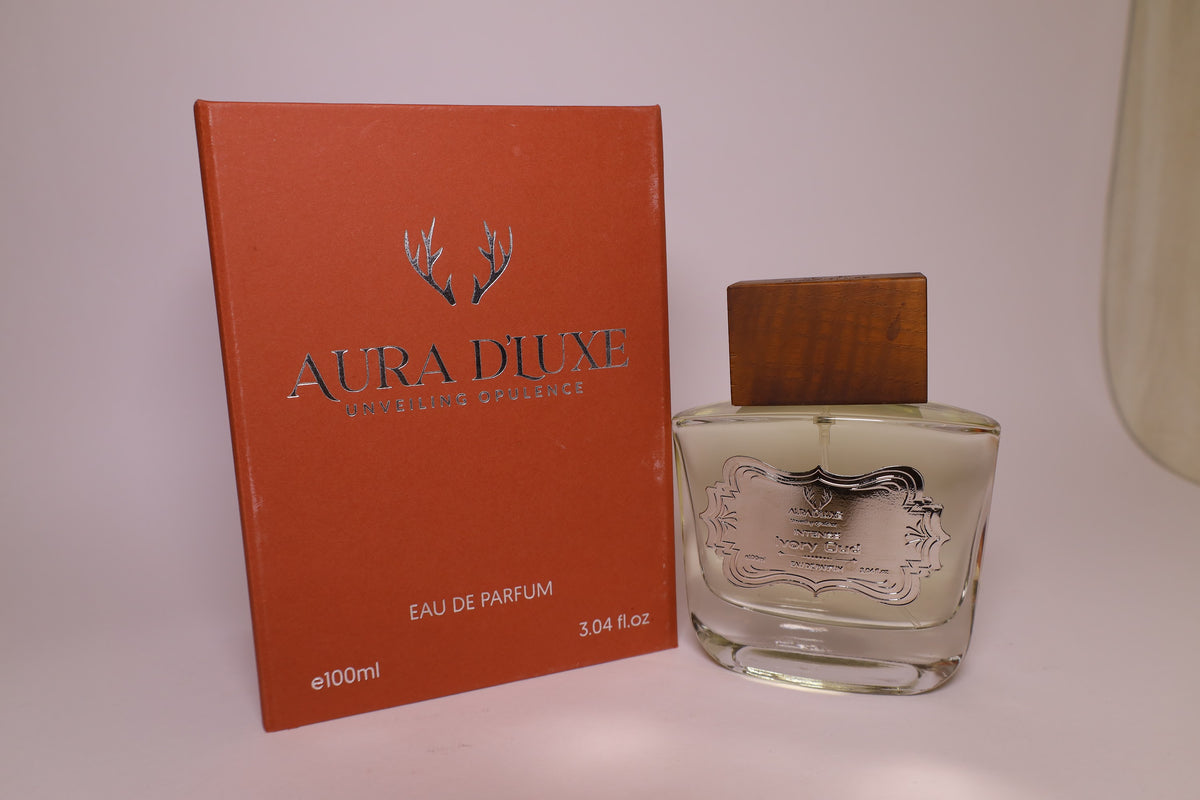 Ivory Oud Unisex Eau de Parfum, studio photo