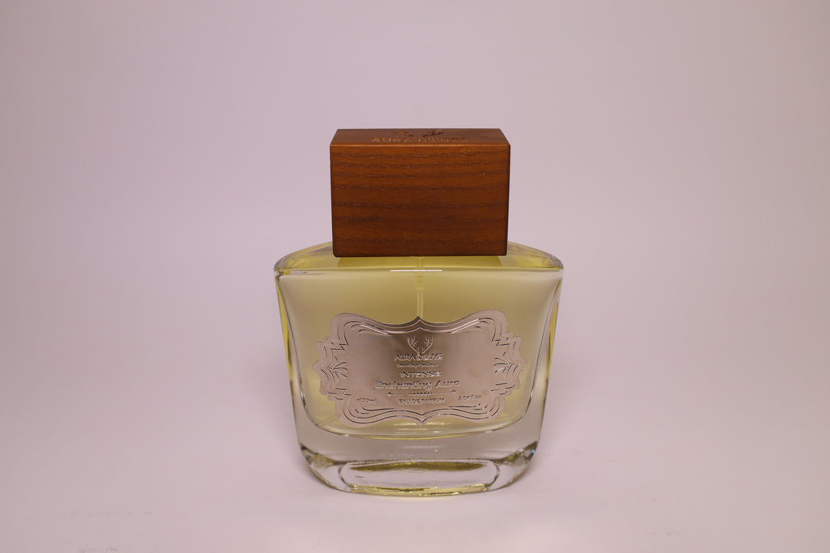Enchanting Aura Unisex Eau de Parfum, studio photo